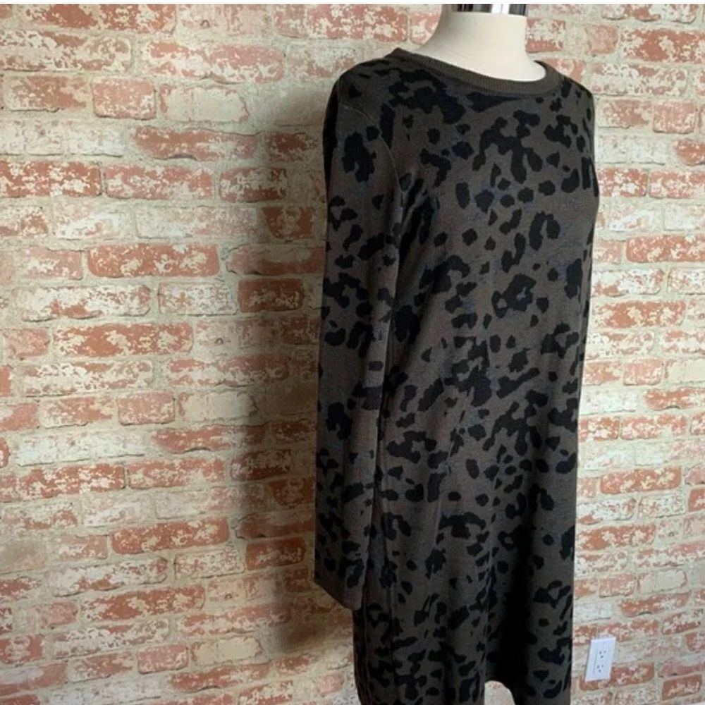 JOHN + JENN EVEREVE LEOPARD PRINT SWEATERDRESS SIZE MEDIUM - Picture 5 of 10